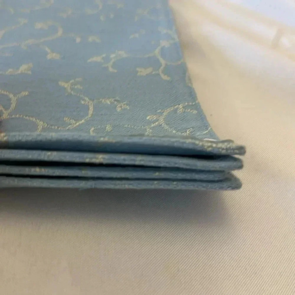 NWT Danica ‘Vine Damask’ Placemats in Cool Blue Set of 4 13” x 19” - Picture 4 of 4